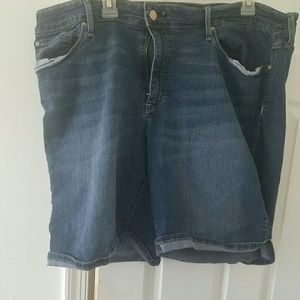 24w mid length shorts